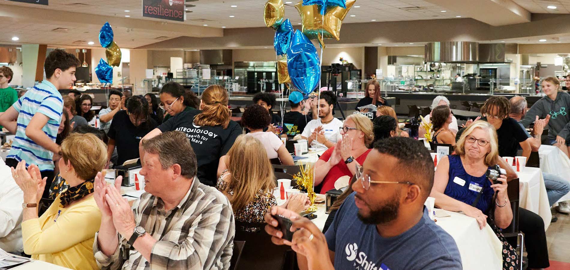 The dinner was a good sized event with parents 2022 class Alumni, many bonds were formed and phone numbers exchanged.